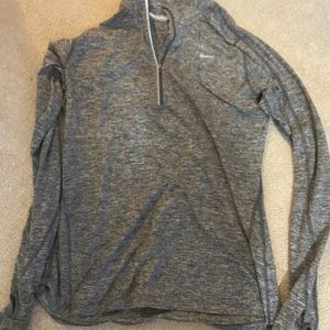 Nike medium women’s quarter zip 1/4 warm gray